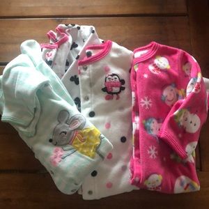 4 fleece Carter footed jammies. 9m